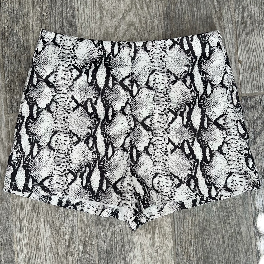 NWT Snakeskin print shorts